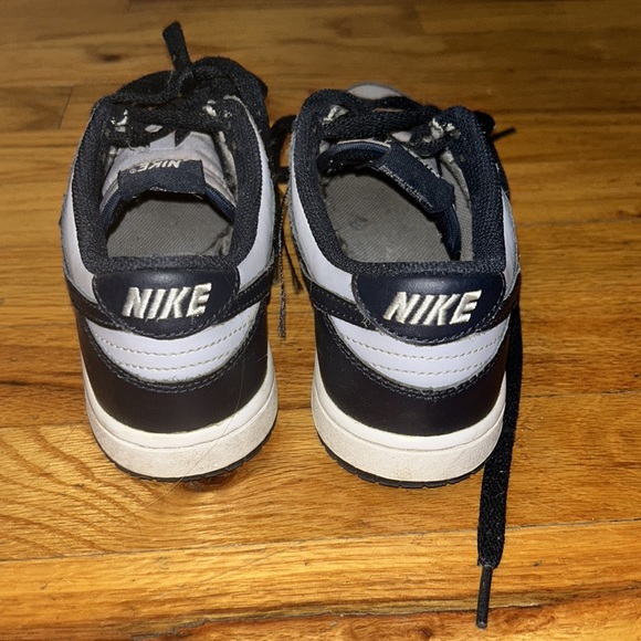 Kids Nike low dunk Georgetown’s - Picture 4 of 4
